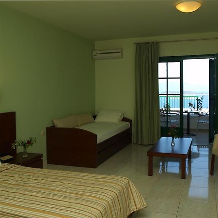 Skiathos Club Hotel & Suites Vasilias  Quarto foto