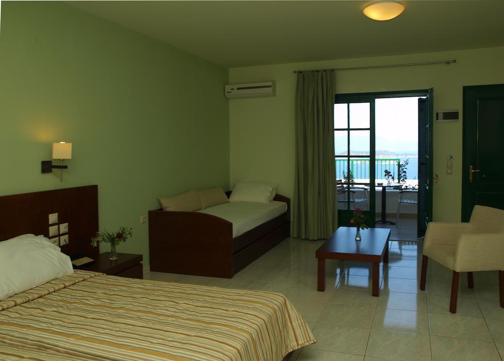 Skiathos Club Hotel & Suites Vasilias  Quarto foto